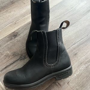 Blundstone. High Too Chelsea Boots. style #1448. Size 6.